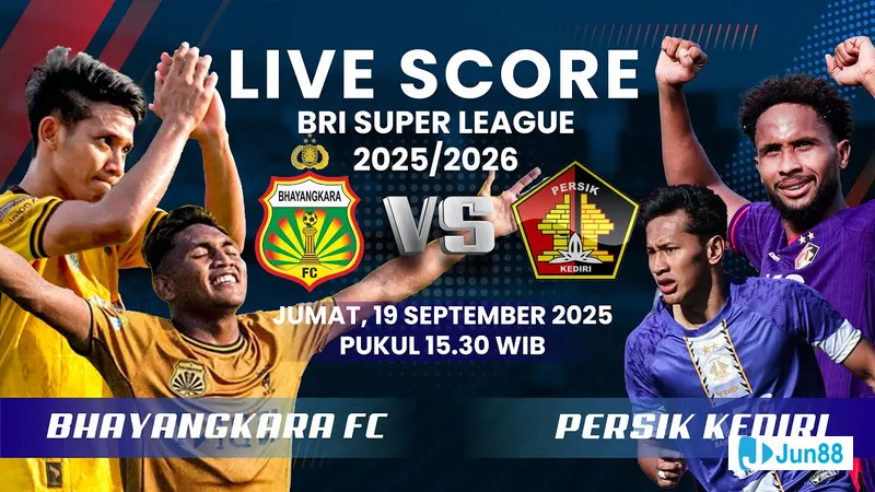 Các cầu thủ Bhayangkara và Persik Kediri đang tranh chấp quả bóng trên sân cỏ - "Bhayangkara" vs "Persik Các cầu thủ Bhayangkara và Persik Kediri đang tranh chấp quả bóng trên sân cỏ…